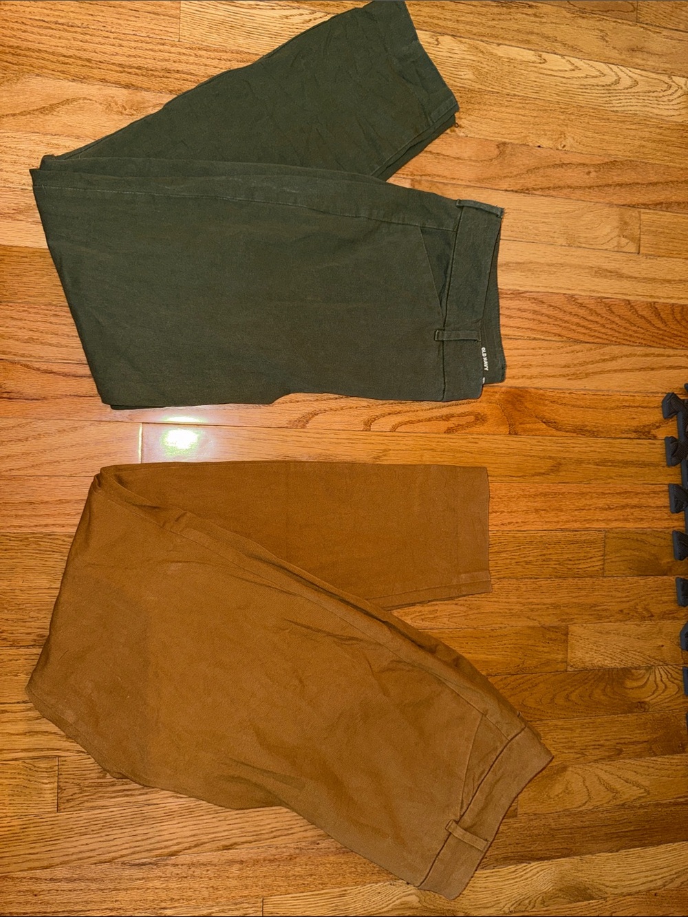 Old Navy Olive Green and Brown women’s pixie pants bundle